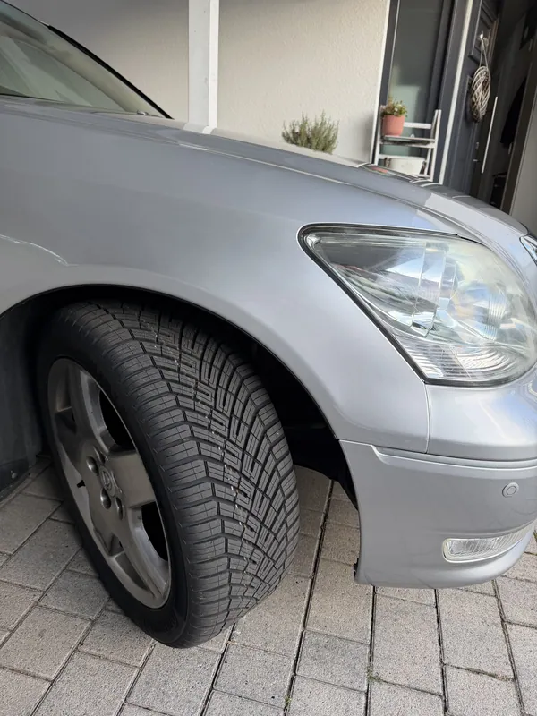 Neuer Reifensatz montiert